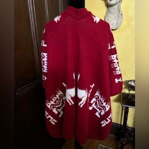 Vintage LLAMA design fuzzy Poncho Wrap Alpaca?